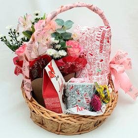 thumb-cesta-de-presente-com-flores-chocolate-almofada-e-caneca-0