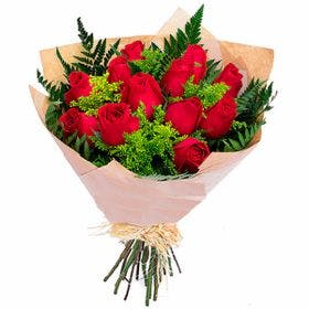 Buquês compacto de rosas vermelhas com tango e verde